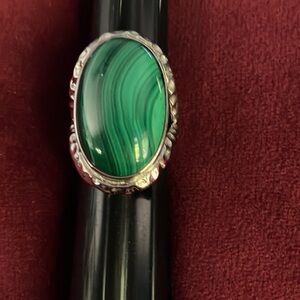 Malachite Stainless Steel Ring 7 1/4 super nice ring excellent condition